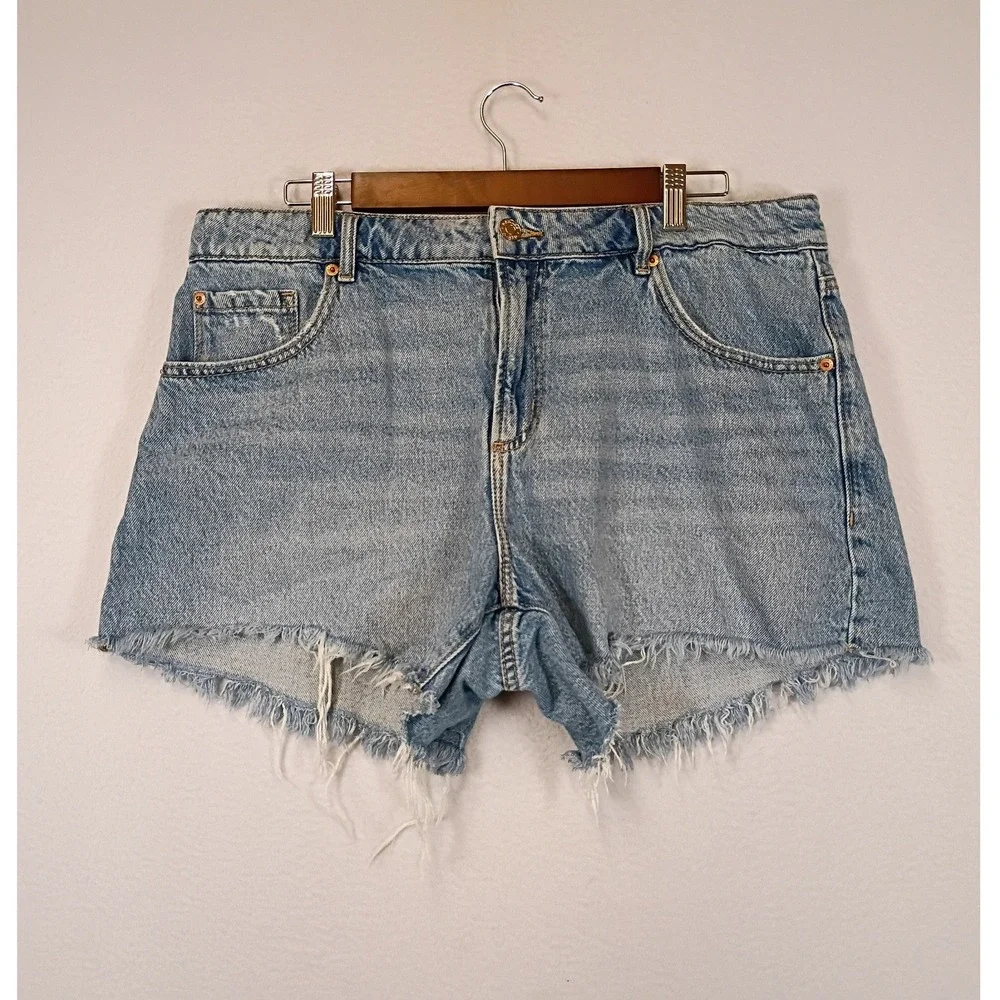 Festival Garage Denim Womens 13 31 Light Blue High Waisted Raw Hem Jean Shorts